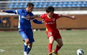 中超-邓小飞扑必进球 亚泰主场0-0平舜天继续不胜_国内足球-中超_新浪竞技风暴_新浪网