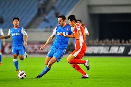 2011赛季国信舜天vs青岛中能 绿茵场上的激烈对决